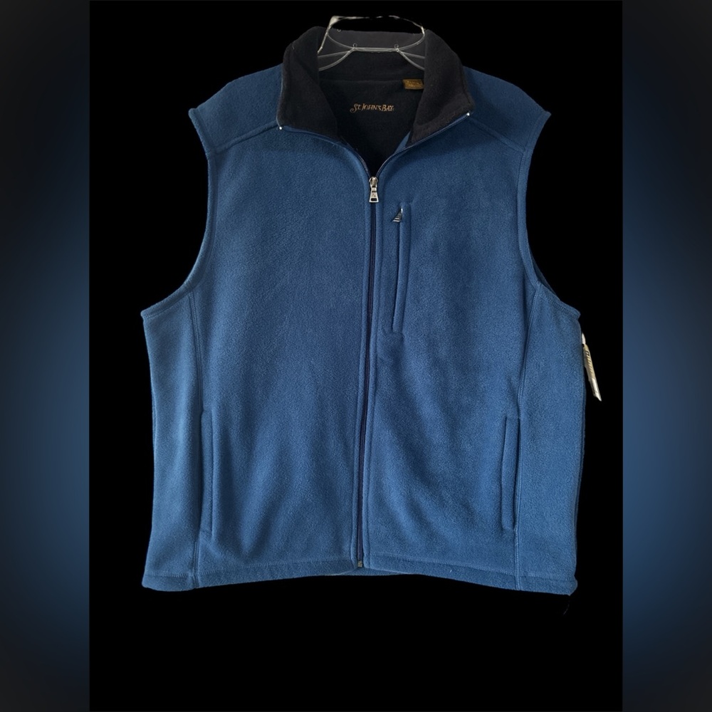 St. John's Bay Men's Navy Fleece Vest